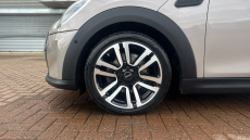 MINI Hatchback 1.5 Cooper Exclusive 3dr Auto Petrol Hatchback